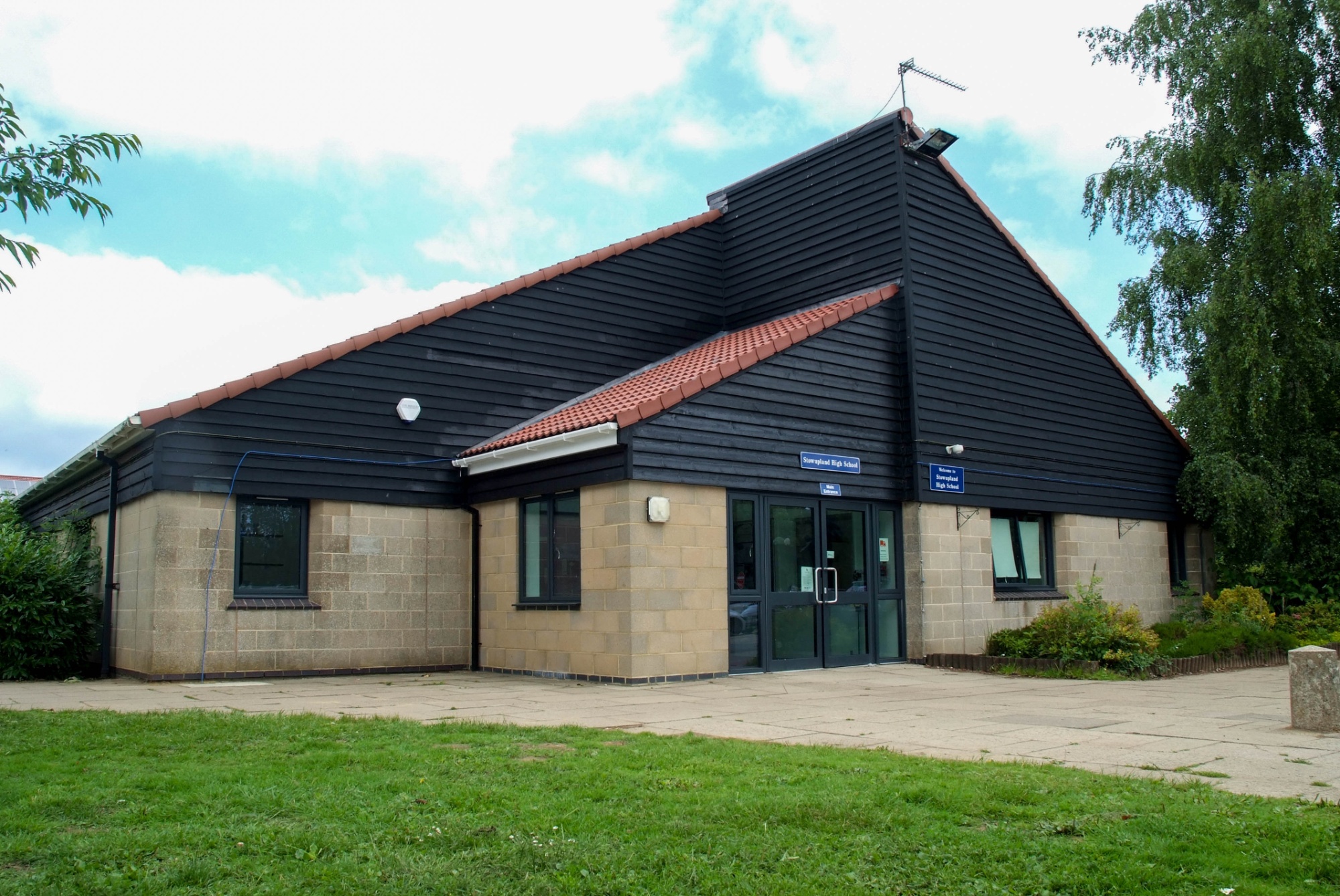 Stowupland High School External image of Stowupland High School